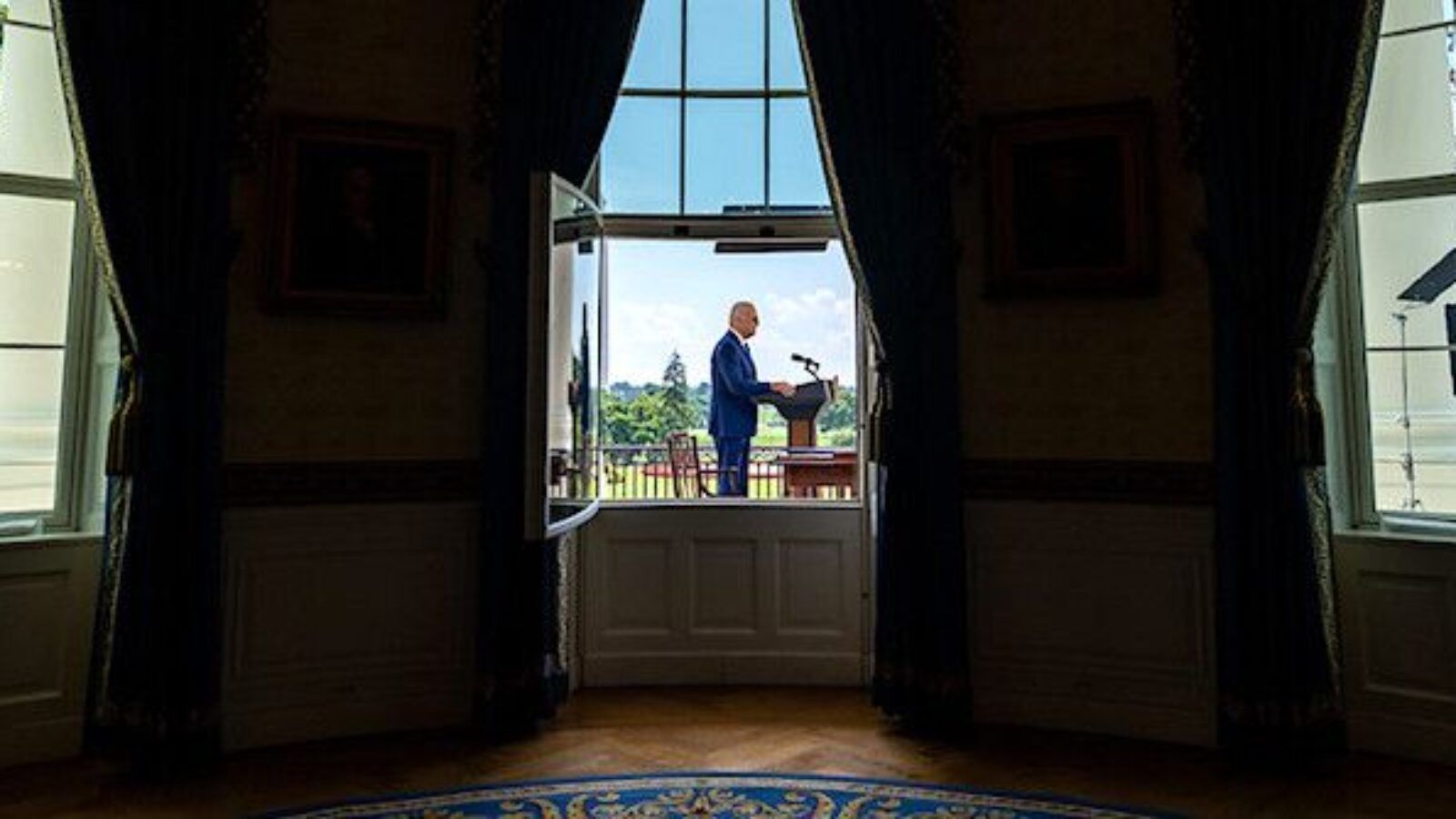 Joe Biden delivers virtual remarks before signing H.R. 7352 and H.R. 7334, bipartisan bills addressing fraud committed under COVID-19 small business relief programs, Friday, Aug. 5, 2022, on the Blue Room Balcony of the White House. (Official White House photo by Erin Scott)